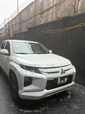 2020 Mitsubishi L200 White for sale in Nigeria