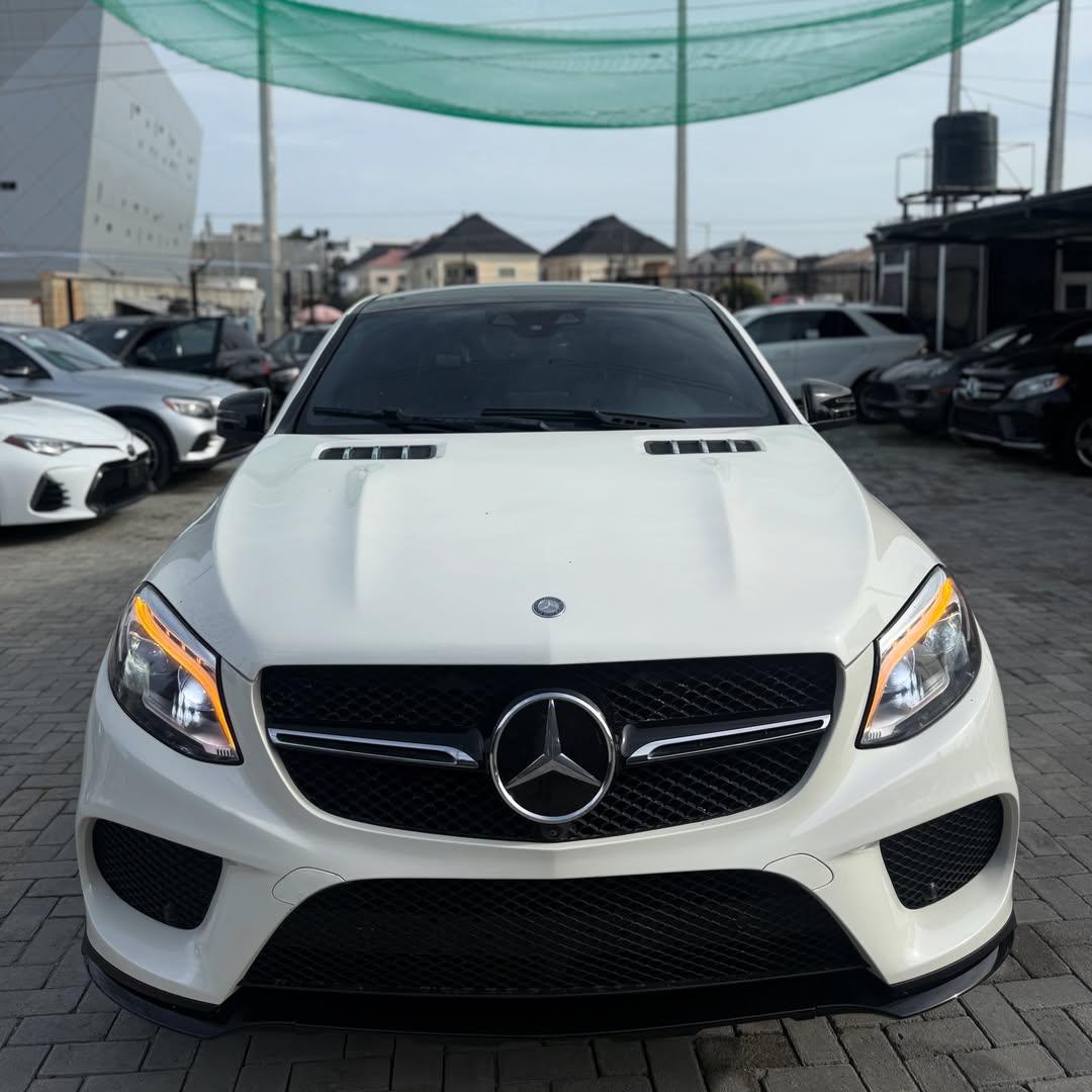 2016 Mercedes Road presence on 100 for sale in Nigeria