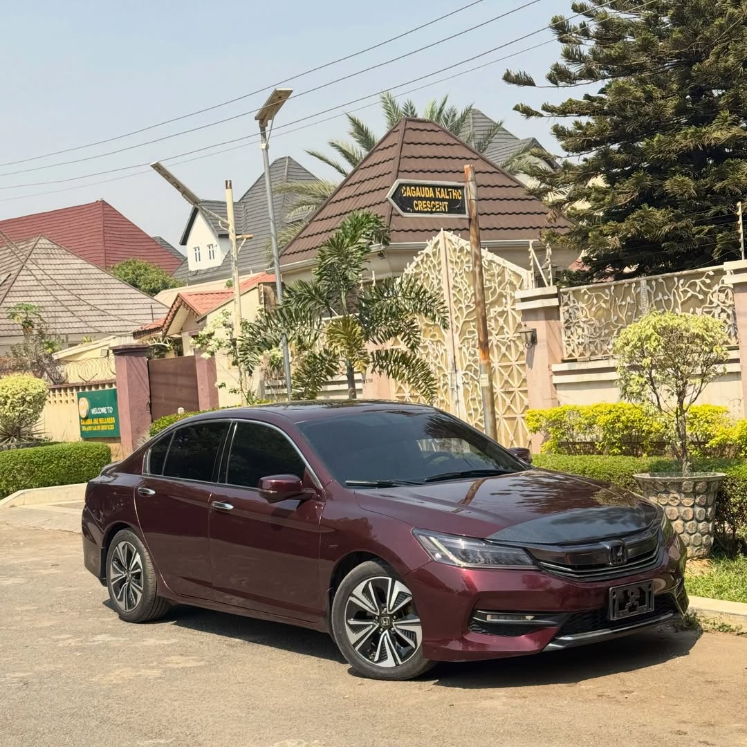 2017 Honda 🔴 Account V6 in pristine condition. N14.5million. Call/WhatsApp: 08137931776. for sale in Nigeria